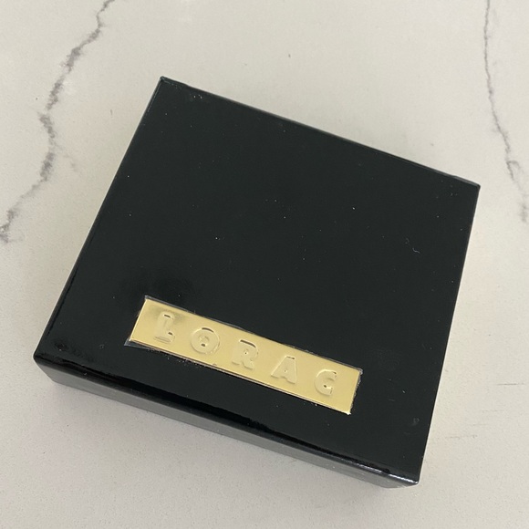 LORAC Eye Shadow Palette with Primer - Picture 2 of 2